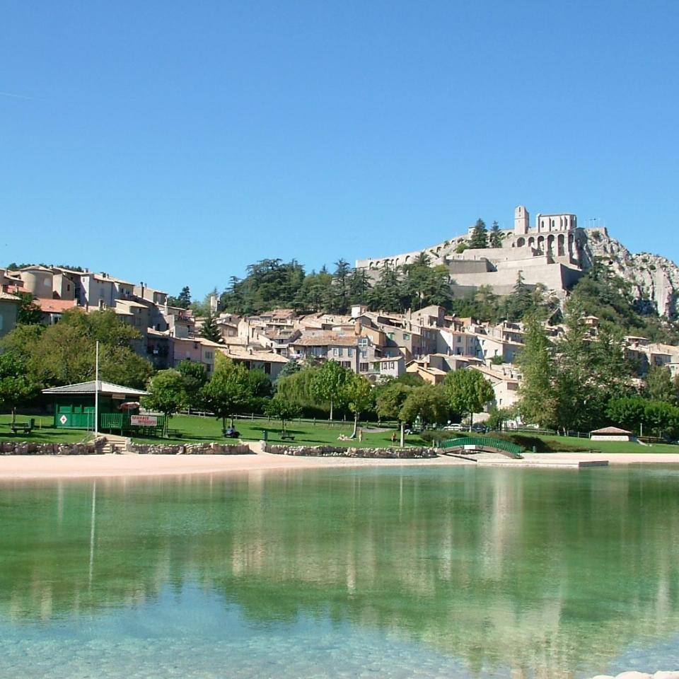 Etxe Laminak Bed & Breakfast Sisteron Dış mekan fotoğraf
